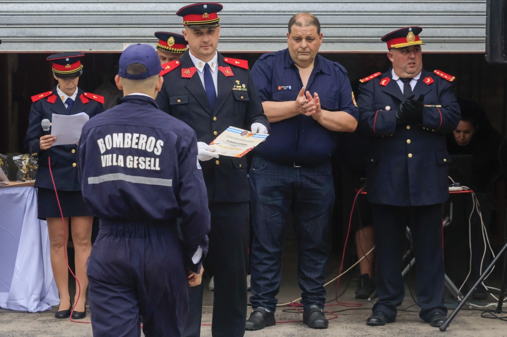 Este fin de semana Bomberos cerró el año con la entrega de distinciones ...