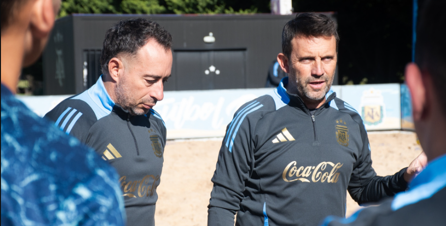 Los geselinos continúan su entrenamiento con la Selección Sub20 de Fútbol Playa